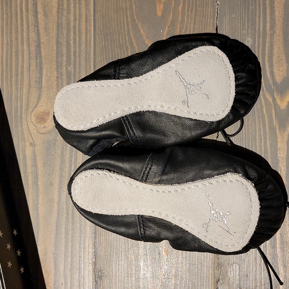 Capezio Full Sole Leather Daisy Shoe - 205T - Picture 4 of 10